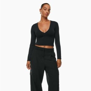 Aritzia Contour V-neck
